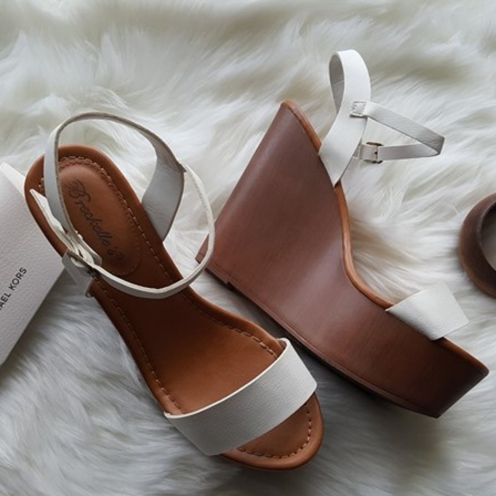 Super cute wedges! LNWB